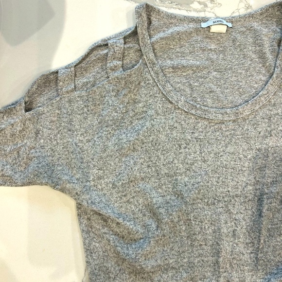 Cold Shoulder Top - Picture 2 of 5